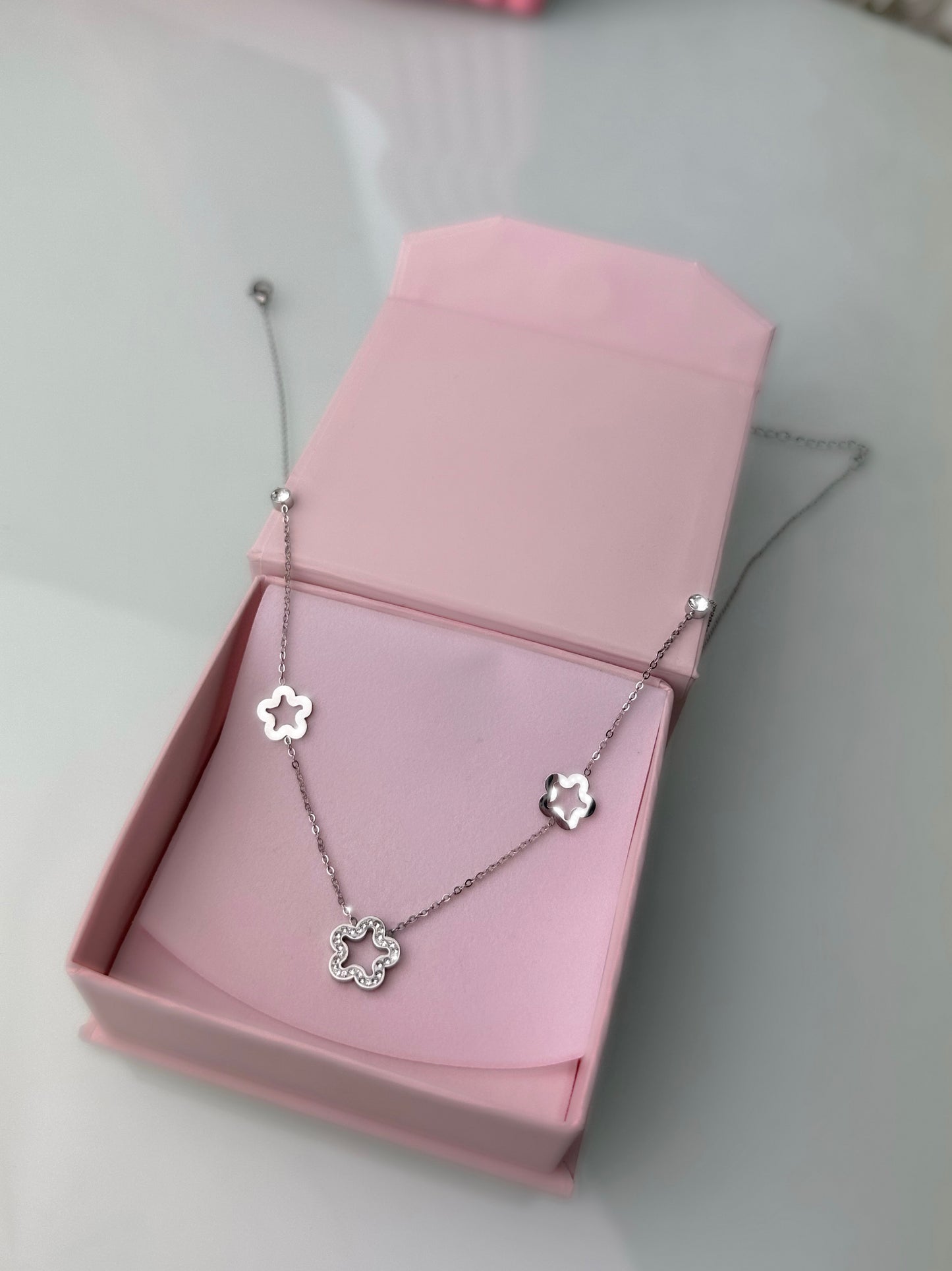 COLLIER CUTE