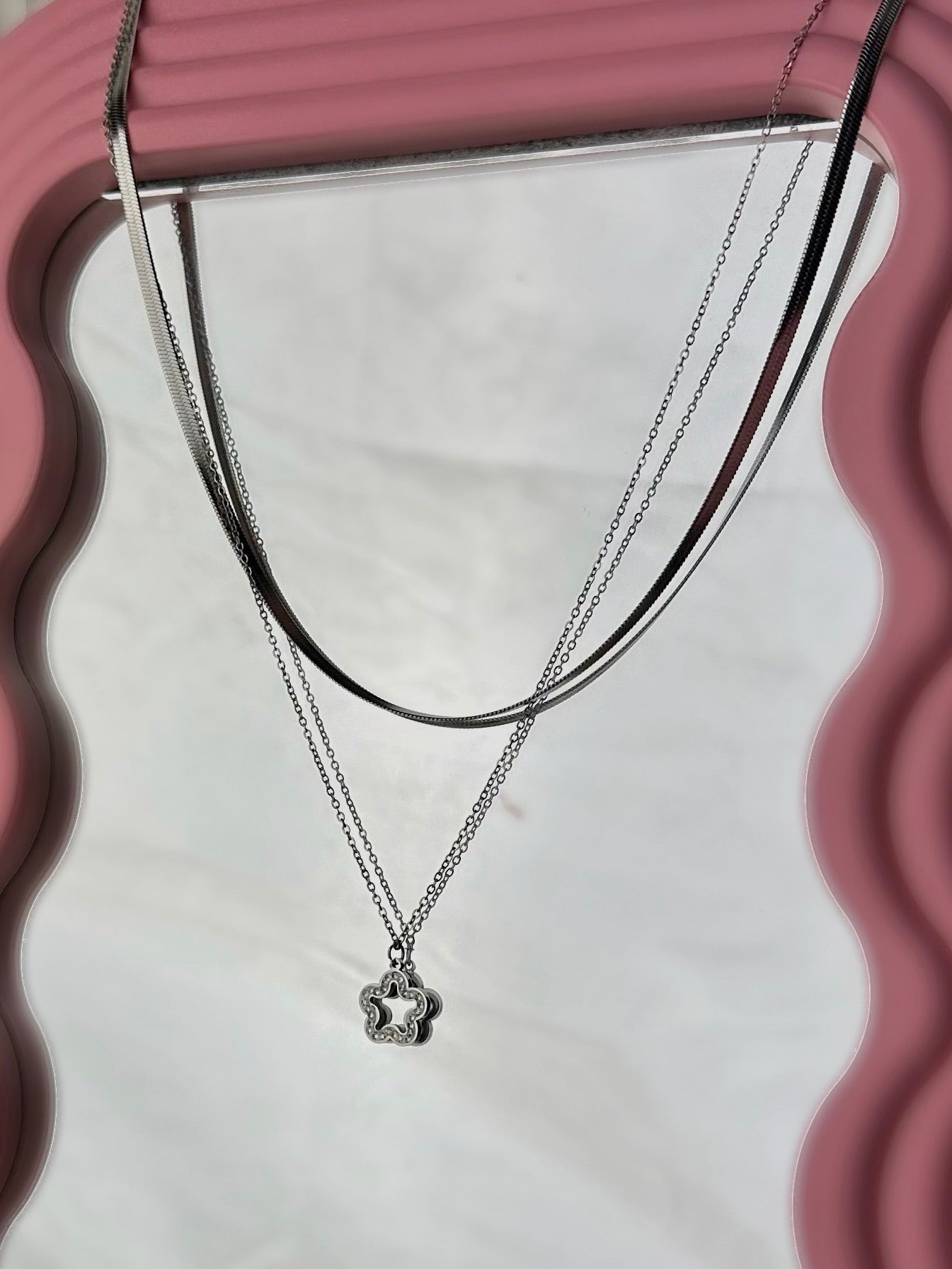 COLLIER RAVAGE