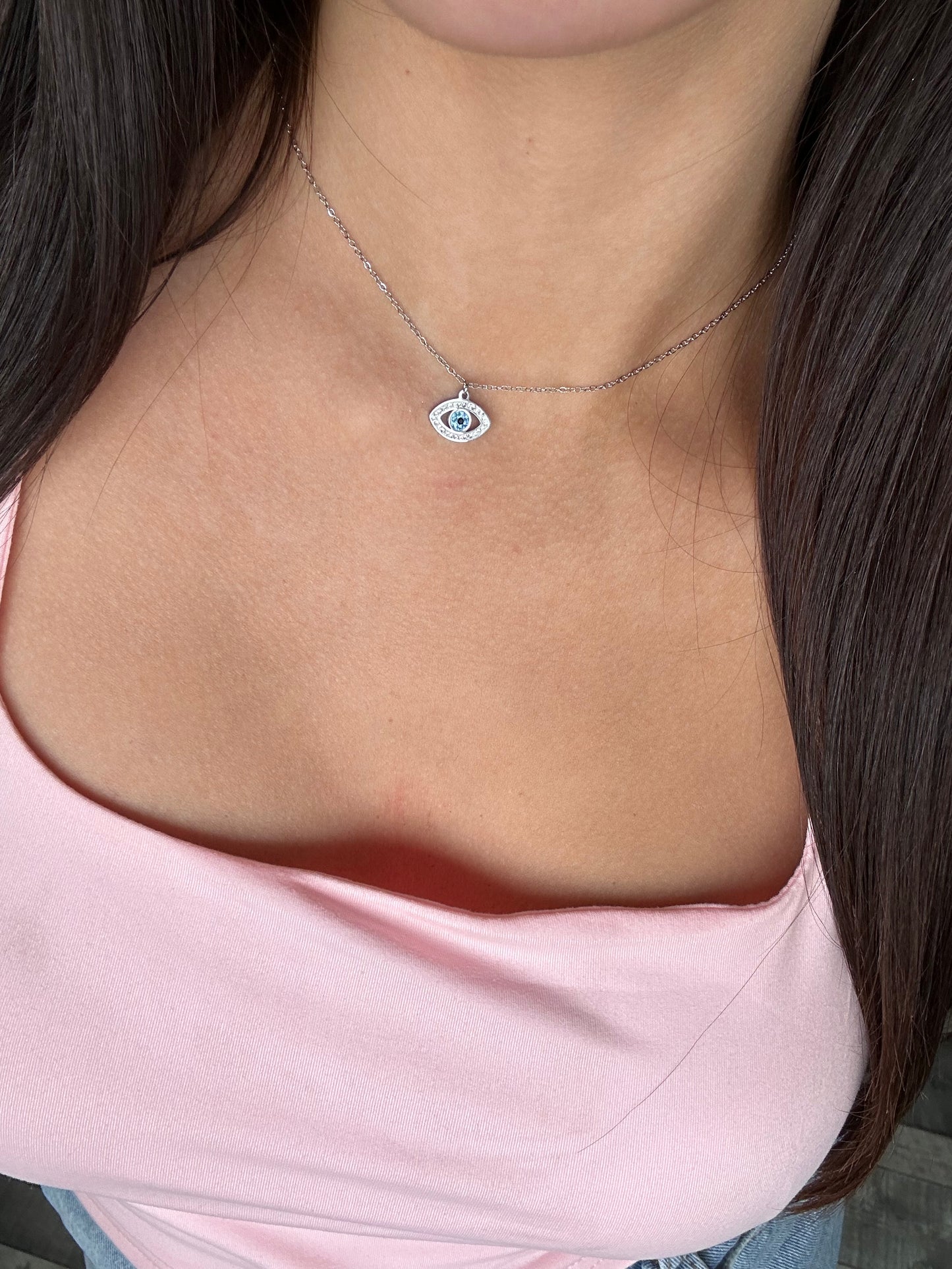 COLLIER EYES