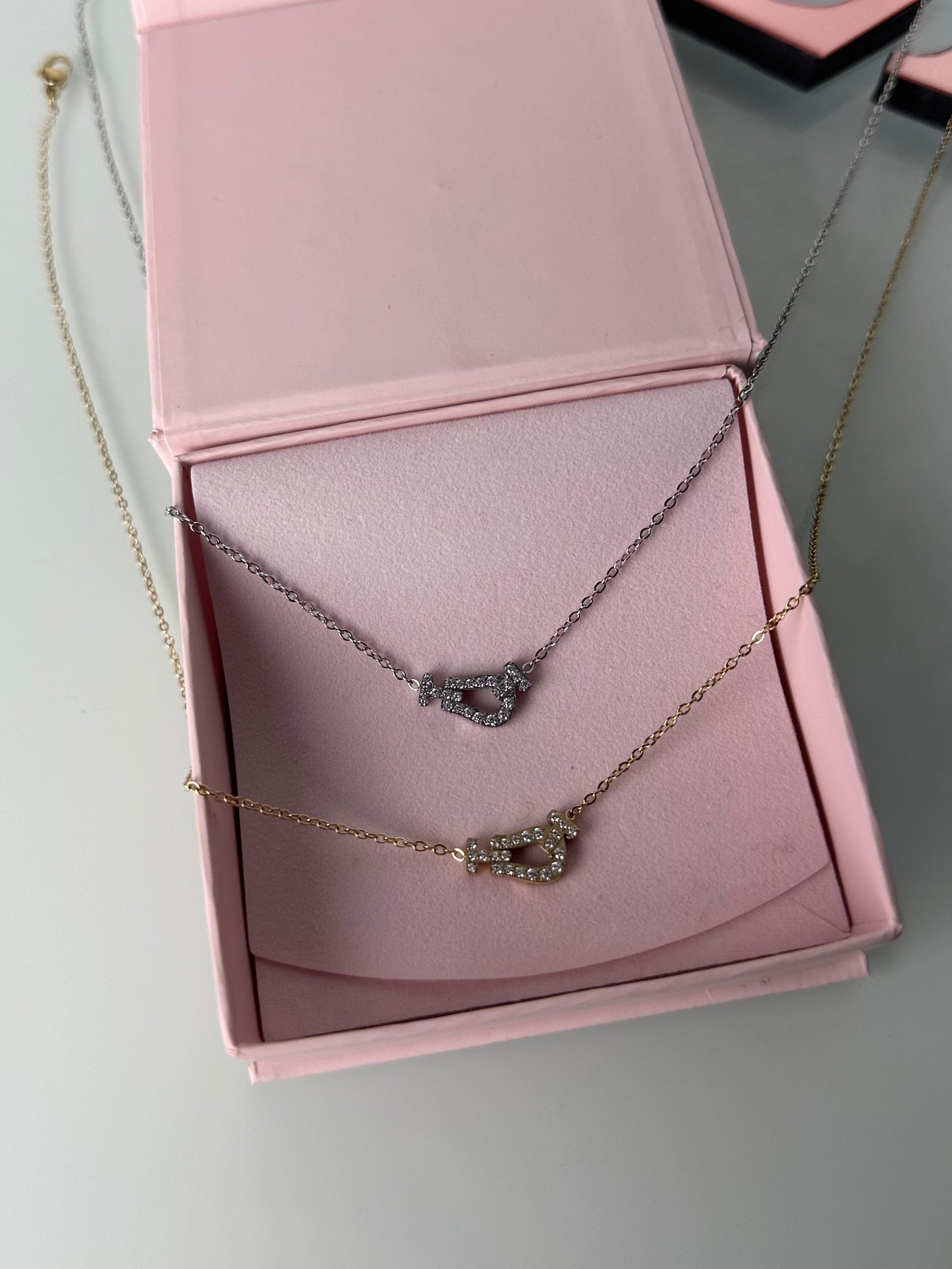 COLLIER FAVORITE
