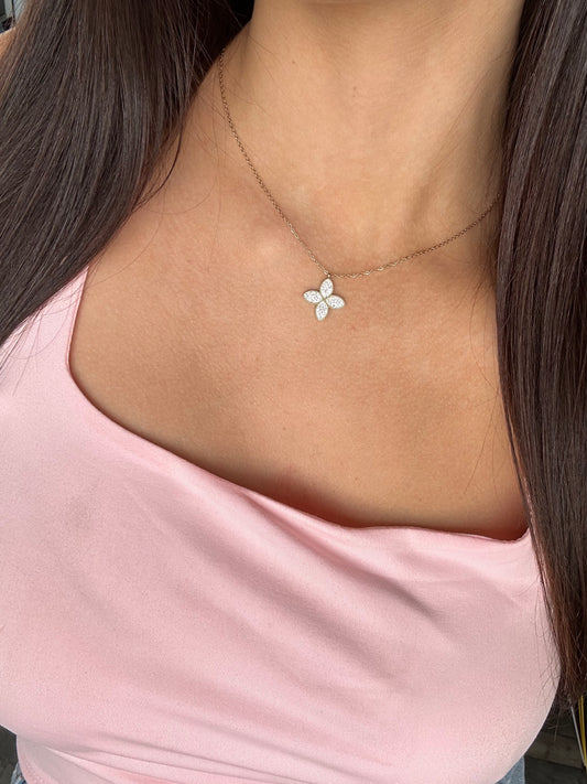 COLLIER NINA