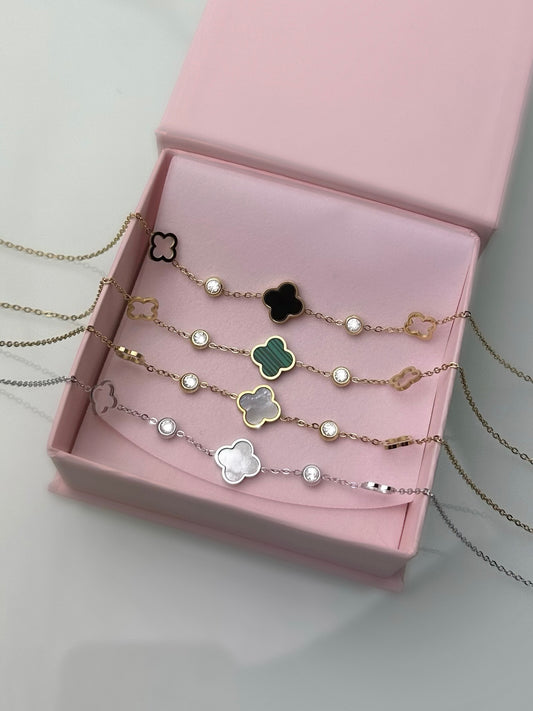 COLLIER FENTY